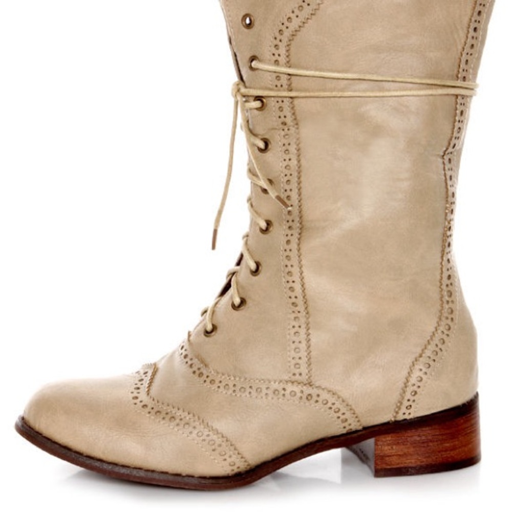 Cream combat boots from Lulu’s 🌟